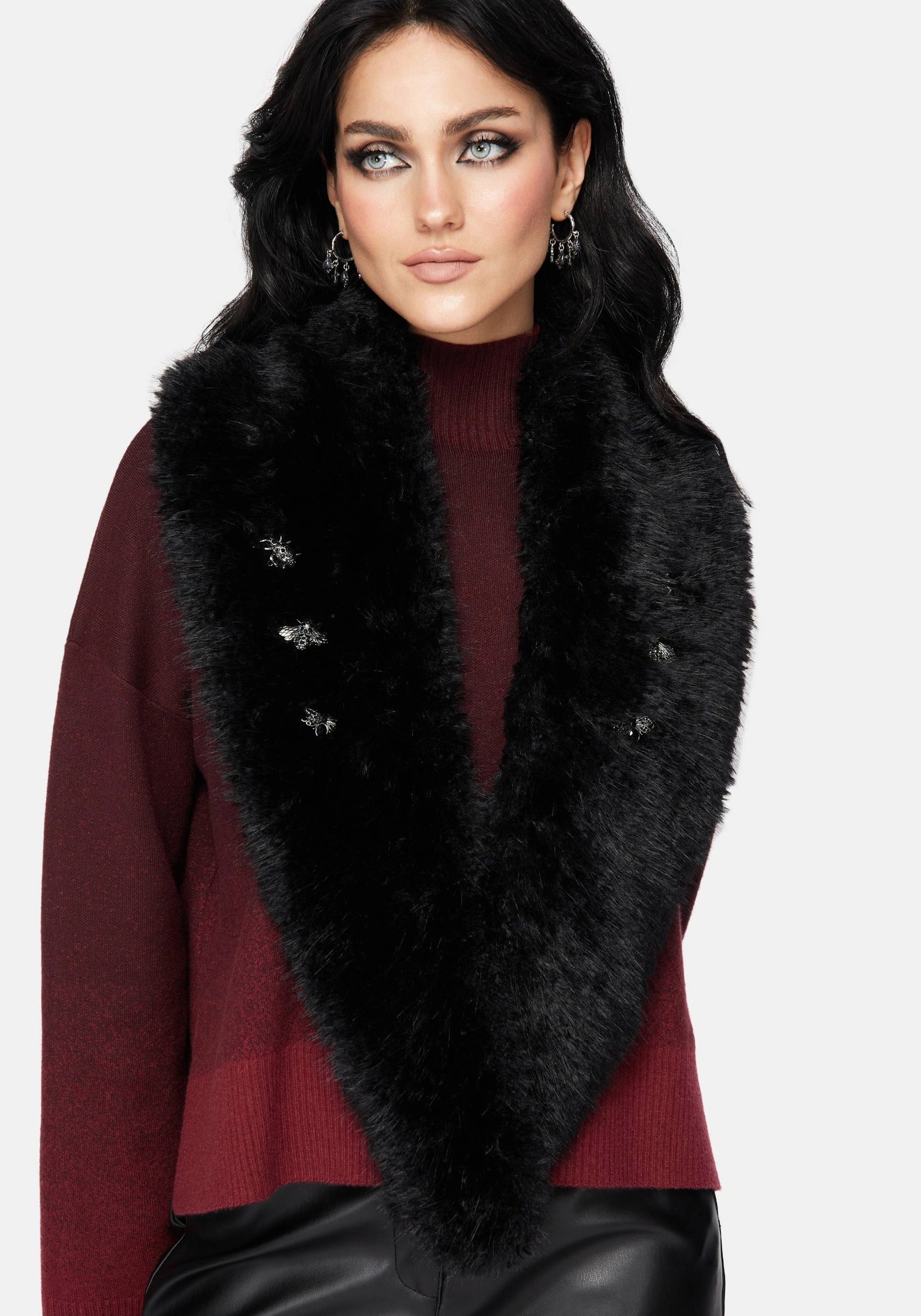 AC3825_VERABUGFAUXFURSCARFCOLLAR_1CROP
