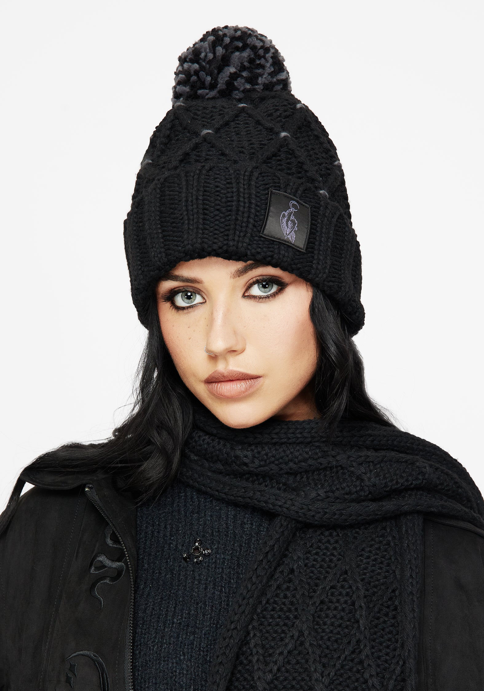 AC3830_LAYLACRISSCROSSBOBBLEHAT_1