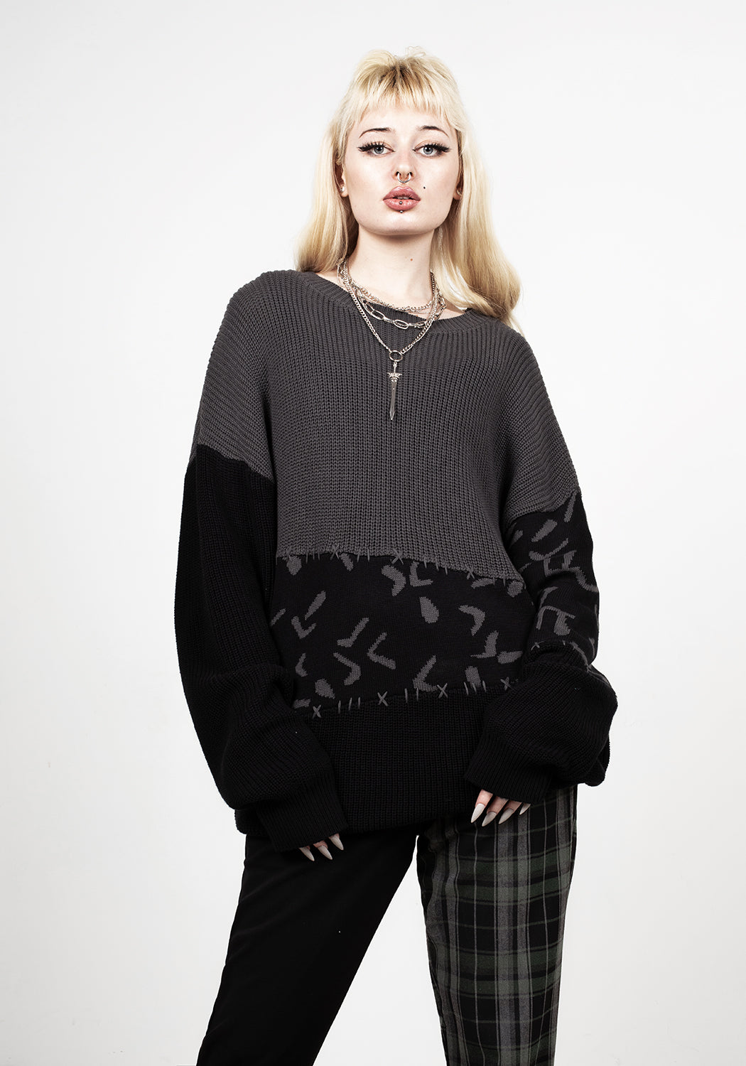 AW20K03_Abstract_Longline_Jumper_020