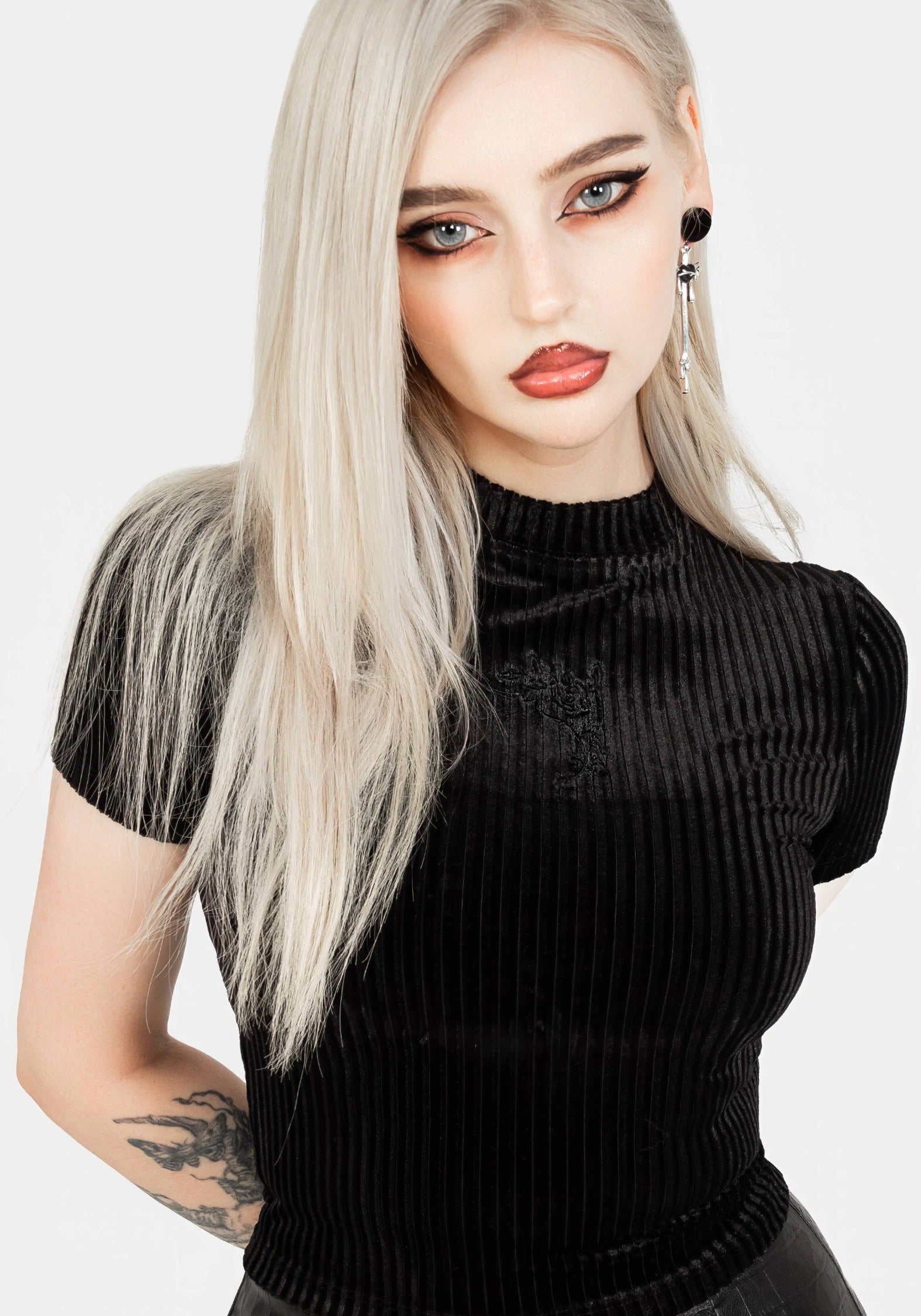 AW23M120_ROSALINE_VELOUR_RIB_CROP_TOP_006_6232f224-d118-4558-bc18-ec4ac8098a78