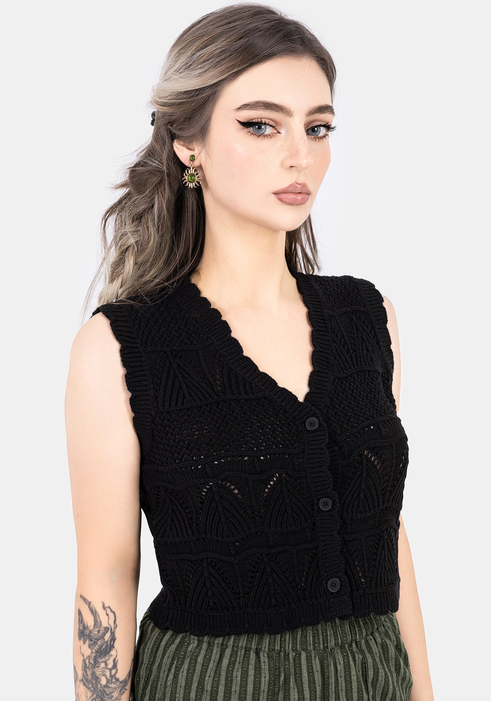 AW24218_BELLEVILLESLEEVELESSKNITWAITSCOAT_004_d1247407-211d-436c-9596-8595e28efb80