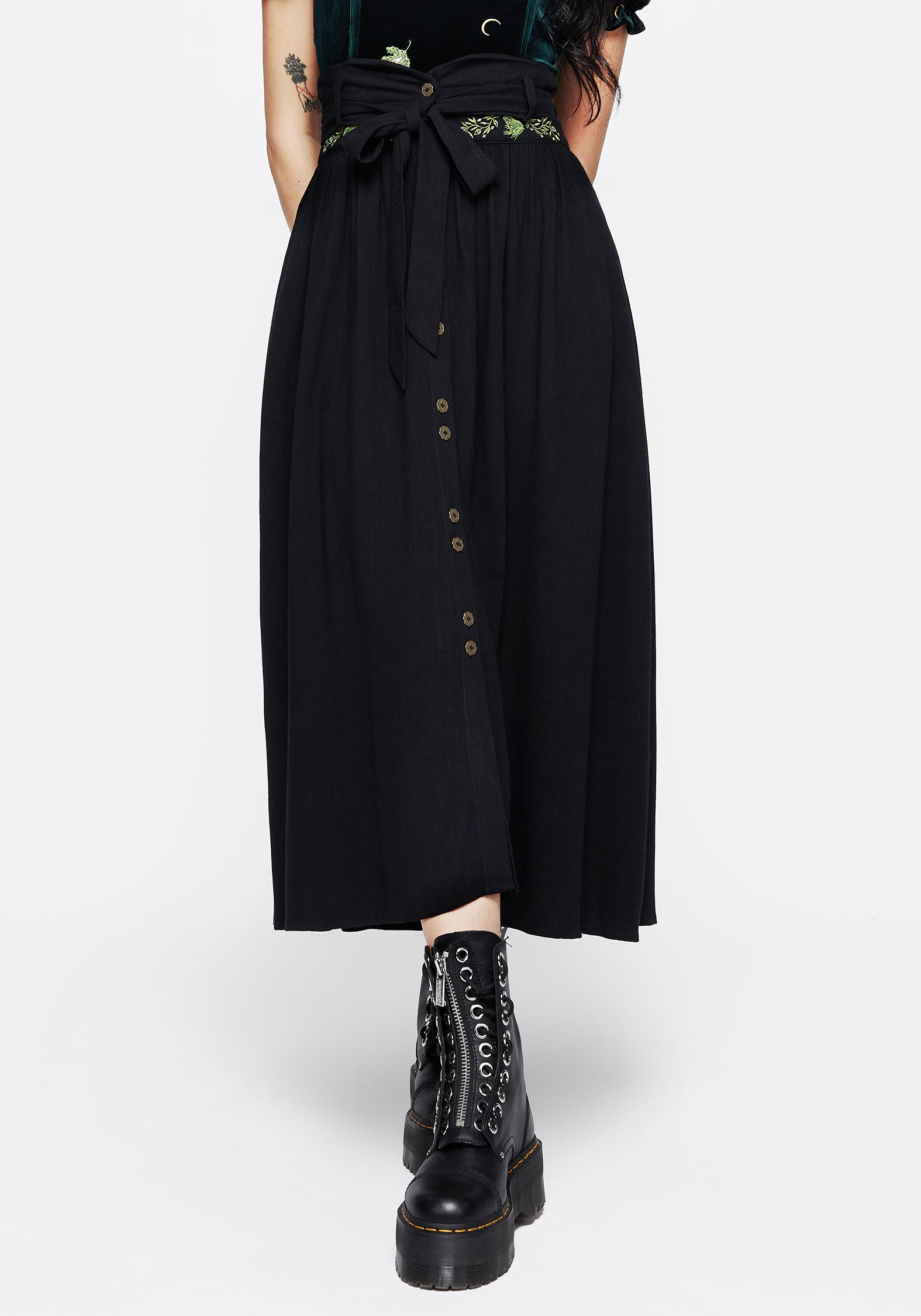 AW24M467-CROP