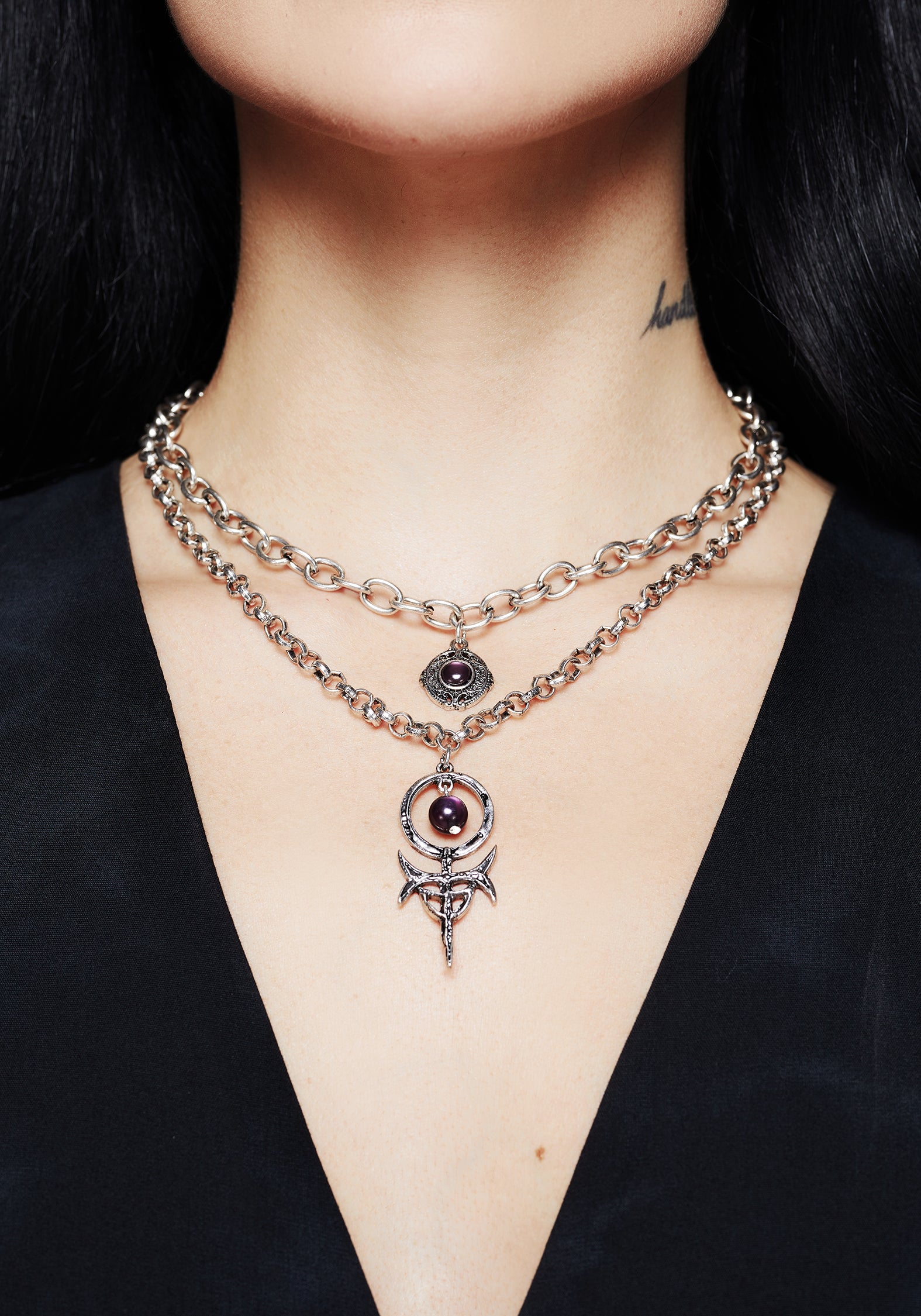AW24TS935_MANEALAYEREDMULTICHAINNECKLACE_001