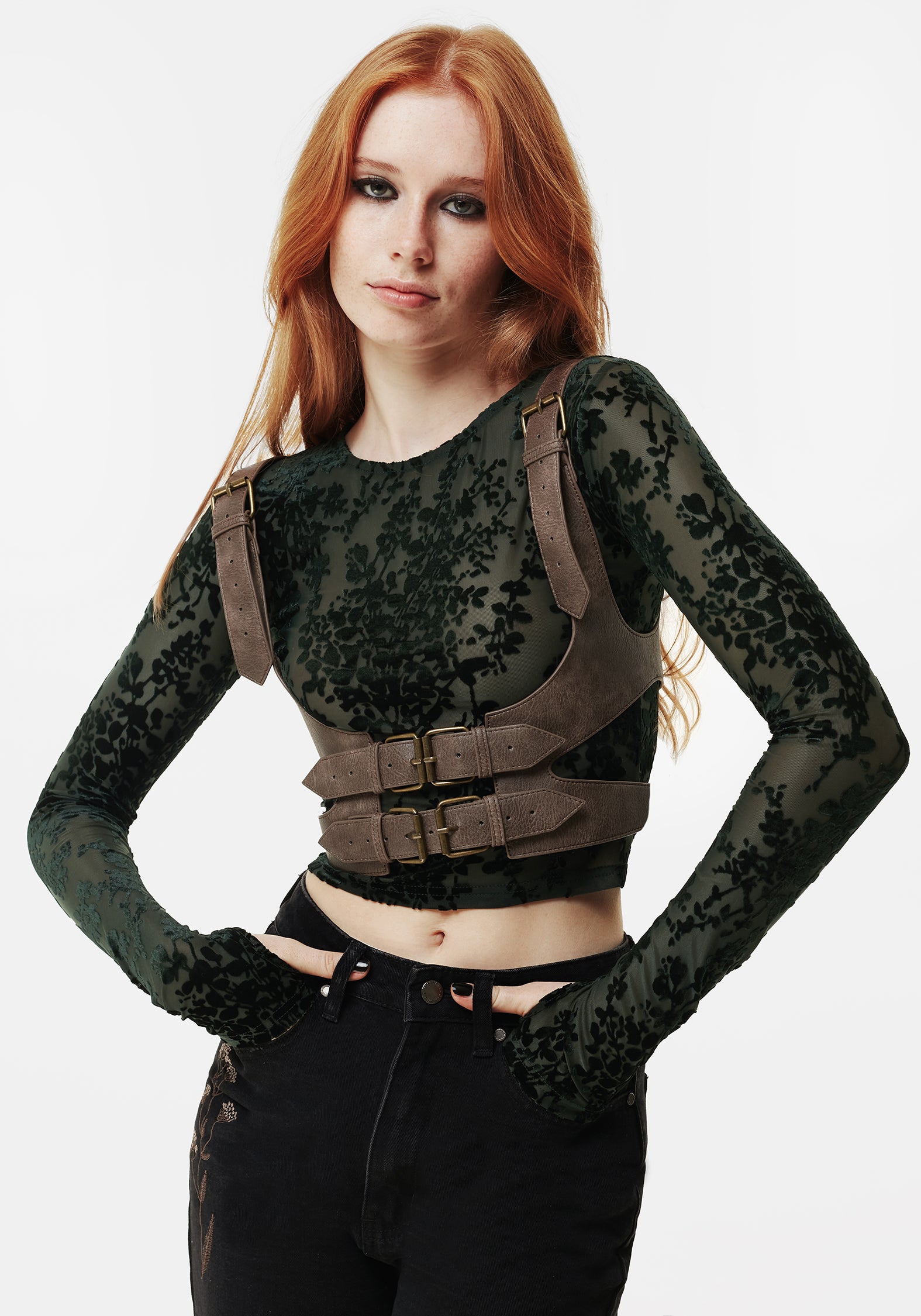 AW24YH575_BROWN_CUTOUTDETAILHARNESS_001