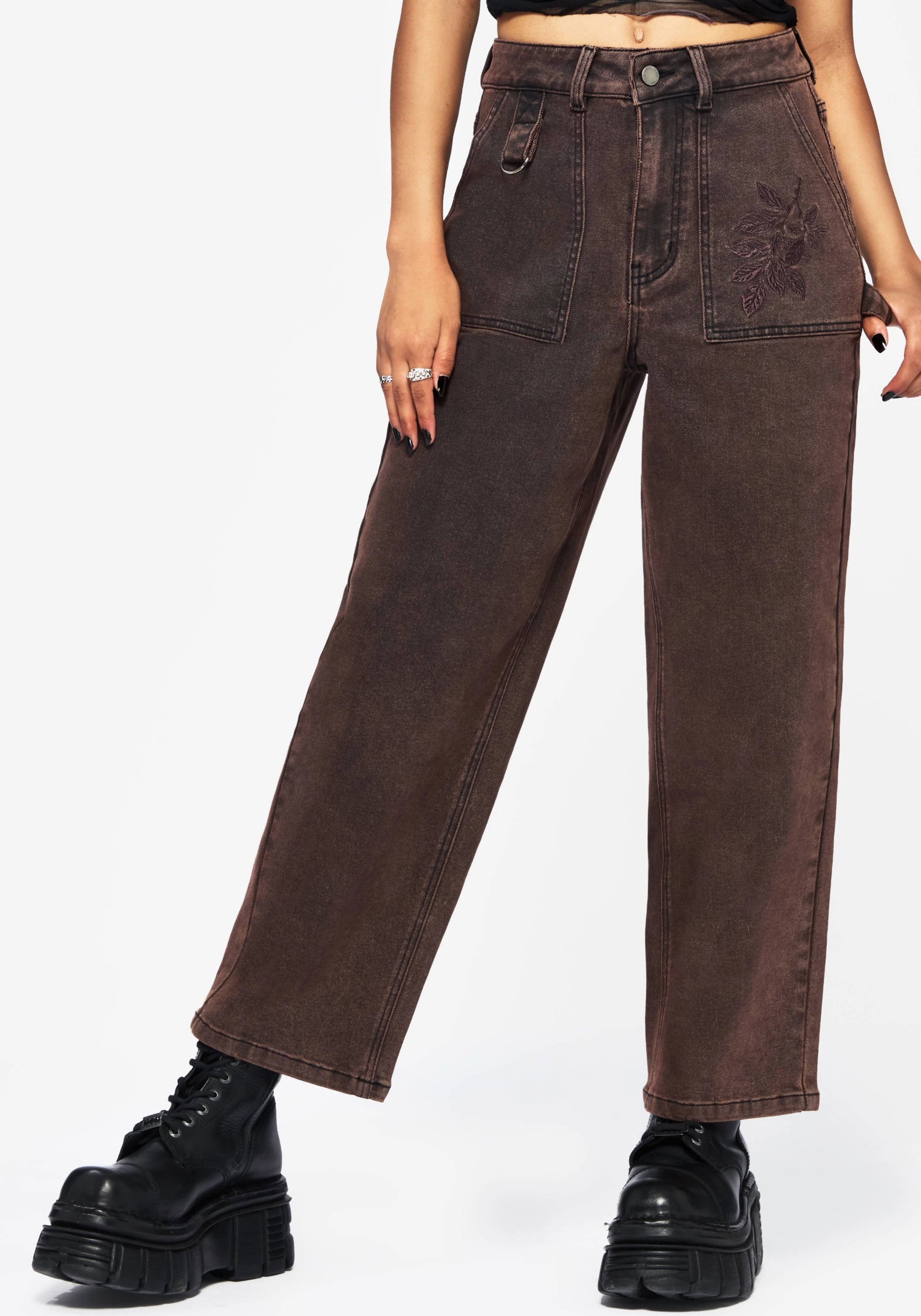 AW25DM1590_ECHOAUTUMNALLEAFCROPPEDJEANS_1219_028CROP