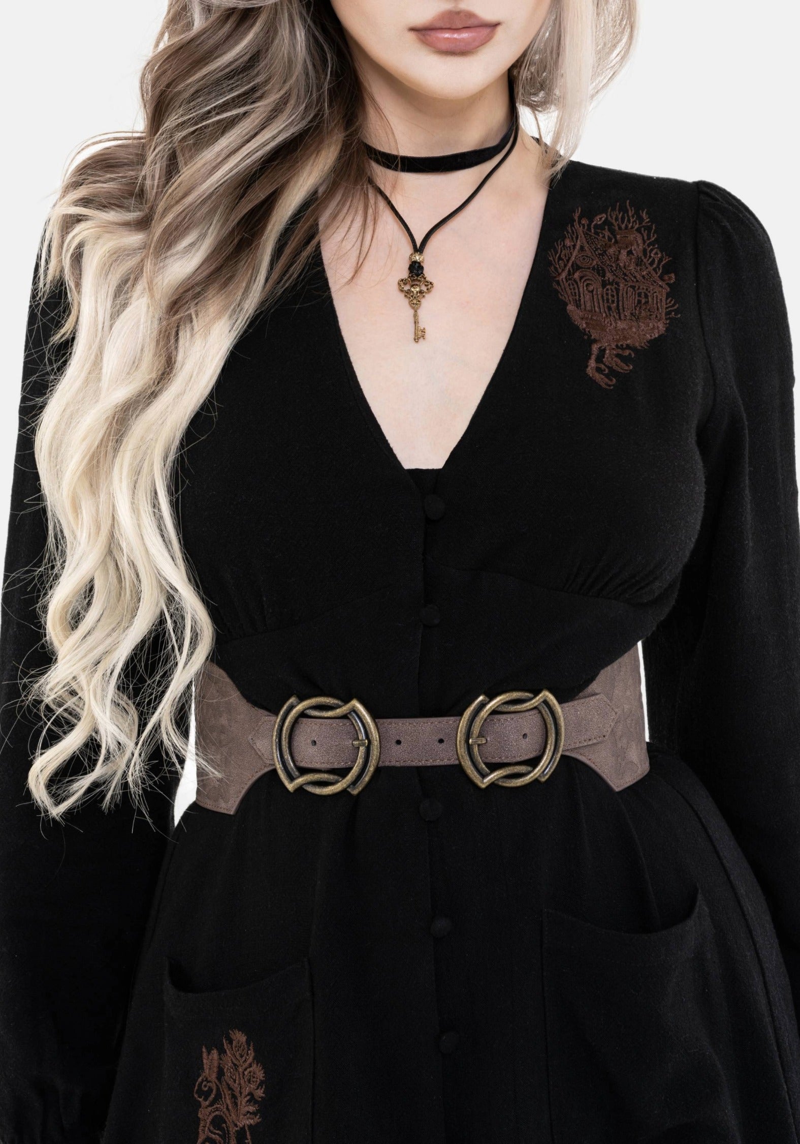 BH3130_TESSARACELTICKNOTEMBOSSEDWAISTBELT_4crop