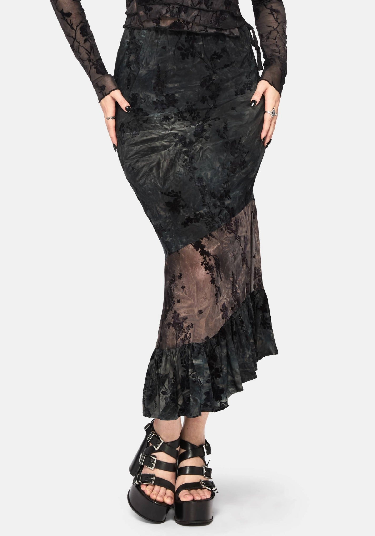 BT3077_MAEIRATIEREDGREYFLOCKEDMIDAXISKIRTCROP