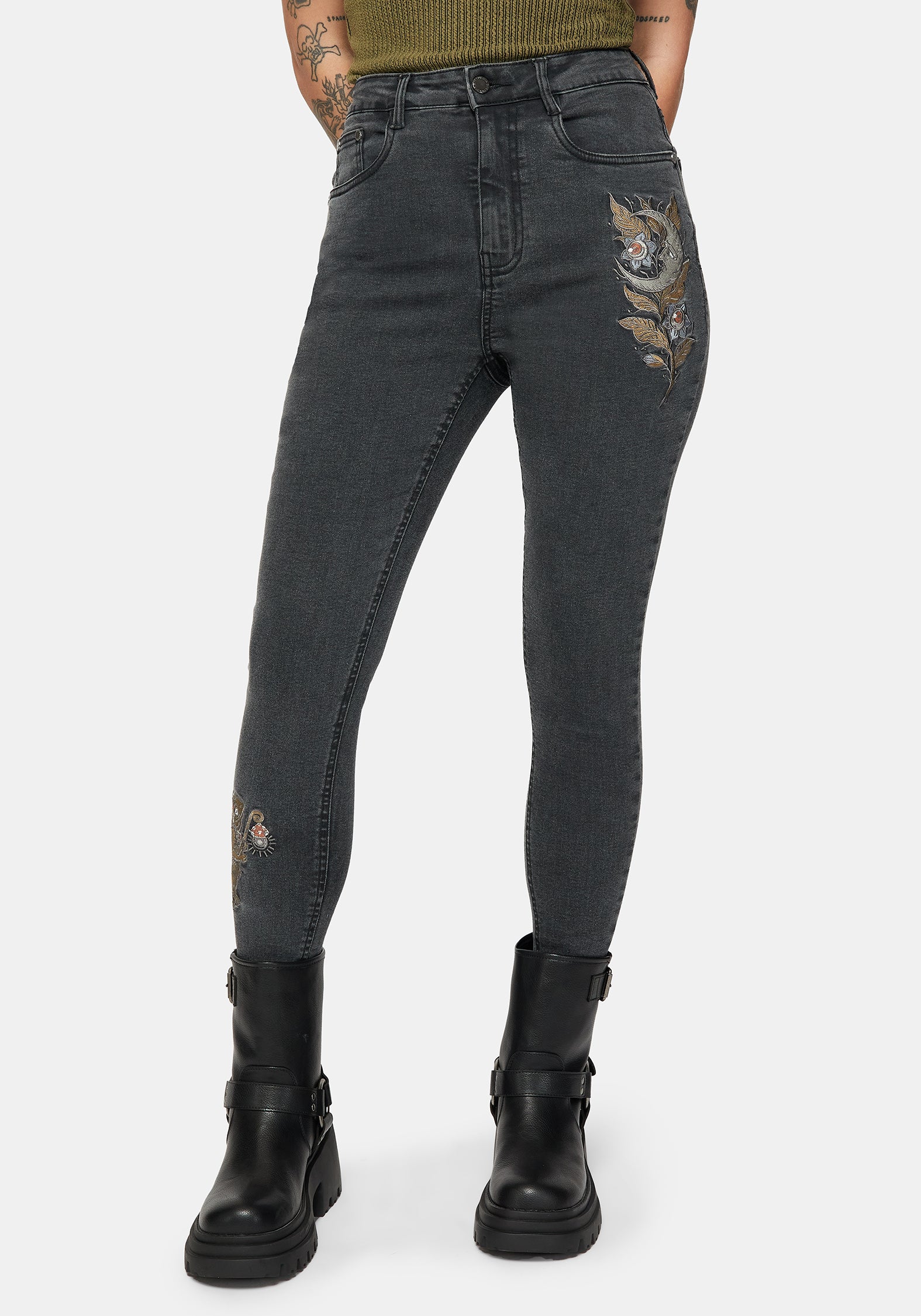 DM2901_HEXBORNBABAYAGAEMBROIDEREDDENIMSKINNYJEANS_1