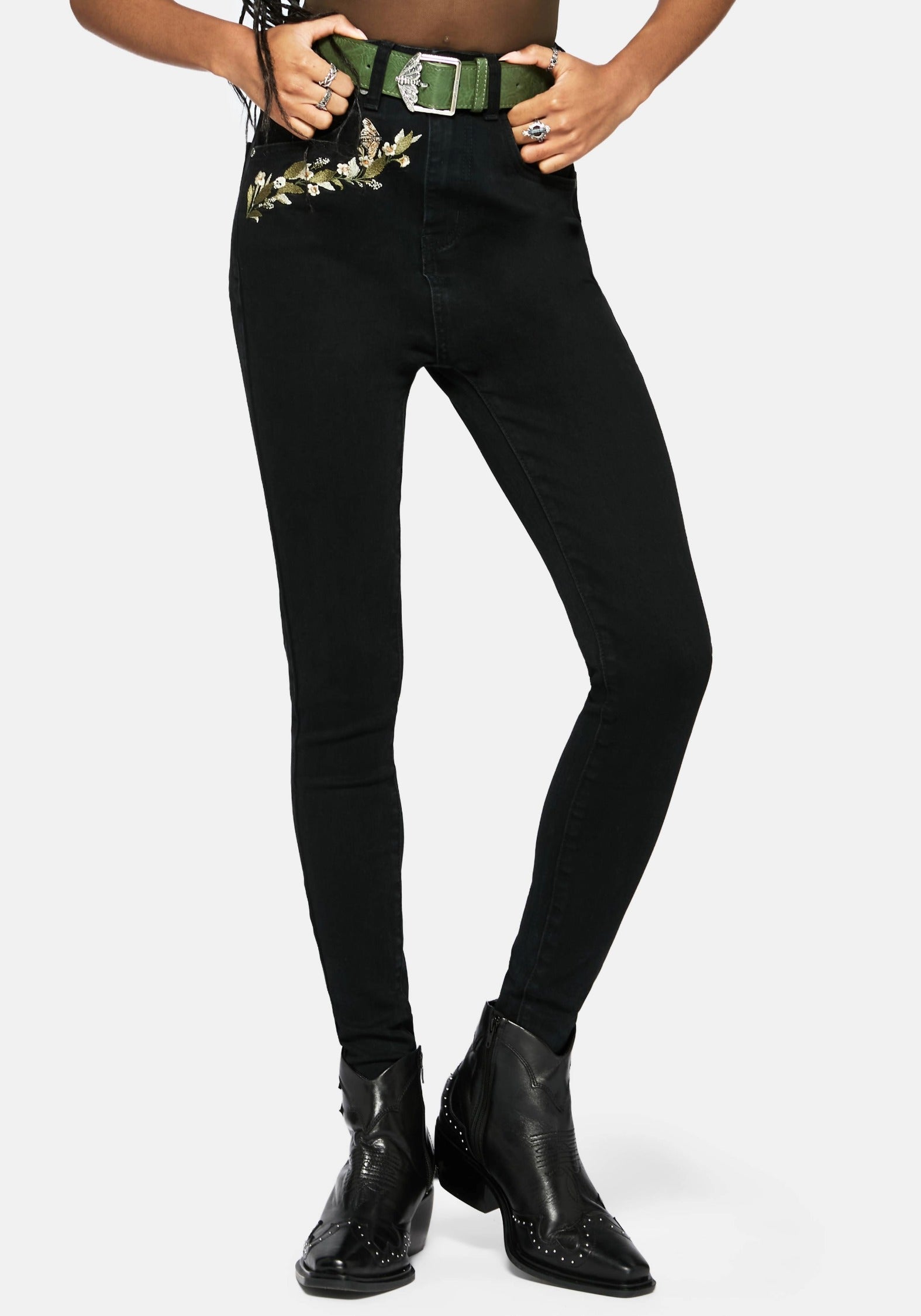 DM4043-UK6_ABELLONAEMBROIDEREDDENIMSKINNYJEAN9crop_d074b7b6-6df0-47a5-9fc8-046321fdbfcc
