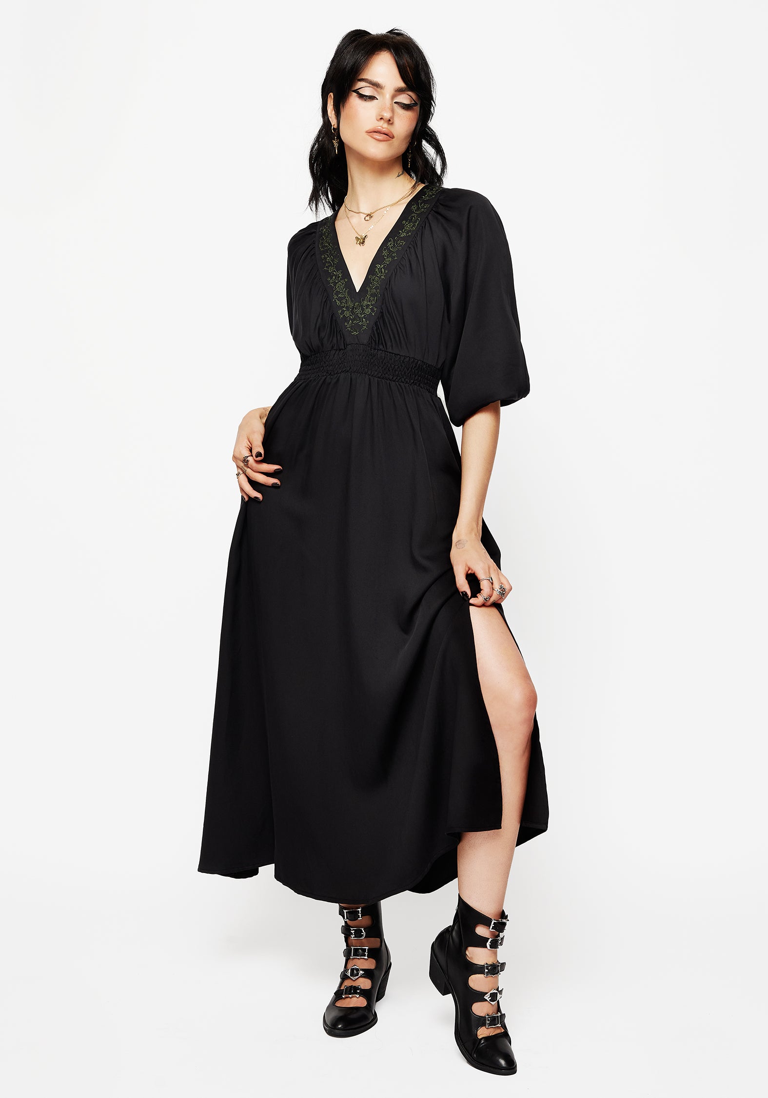 DR1723_VEILFLORALEMBROIDEREDBATWINGMIDAXIDRESS5807