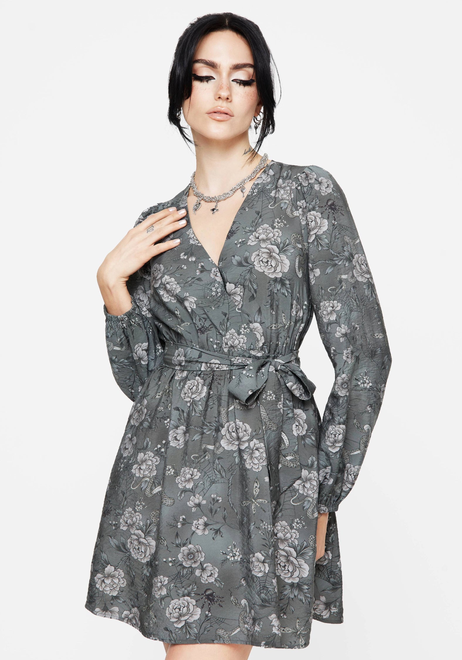 DR1962_MEADOWFLORALPRINTMINIWRAPDRESS8511CROP