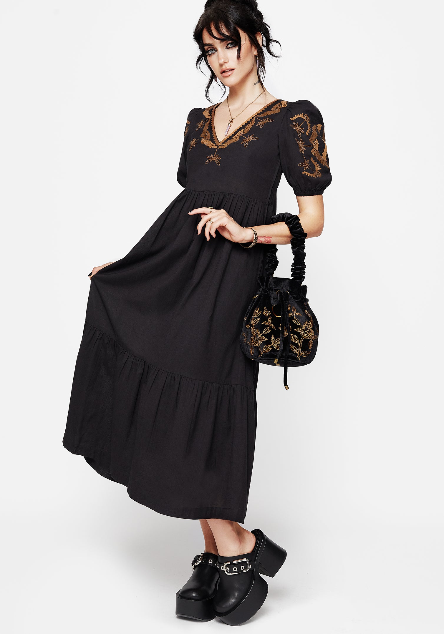 DR2684_EMBERFITCOTTONBLENDMOTHEMBROIDEREDSMOCKMAXIDRESS6329