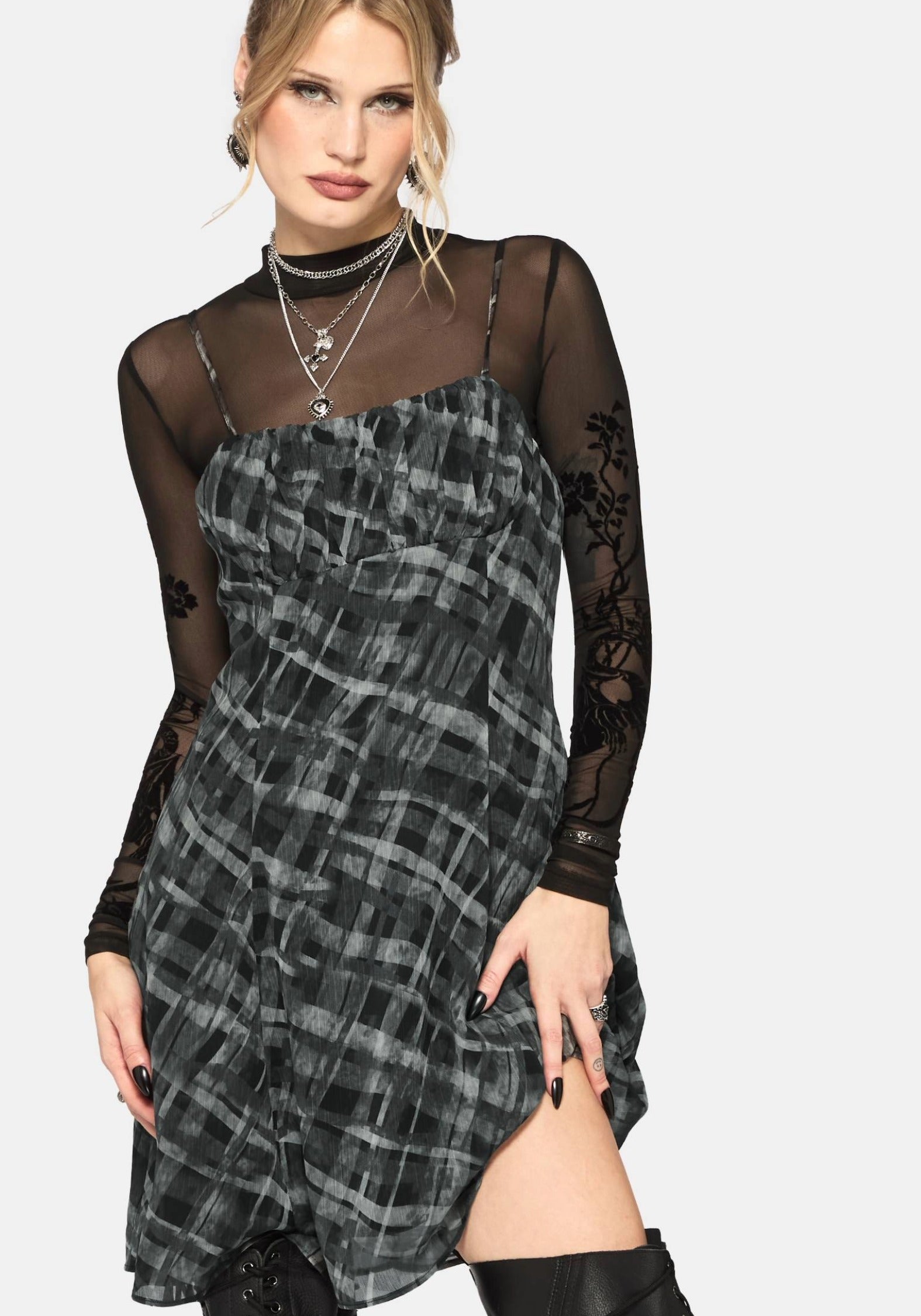 DR3485_RHOSWENCHECKEDPUFFBALLCAMIMIDIDRESS_806crop