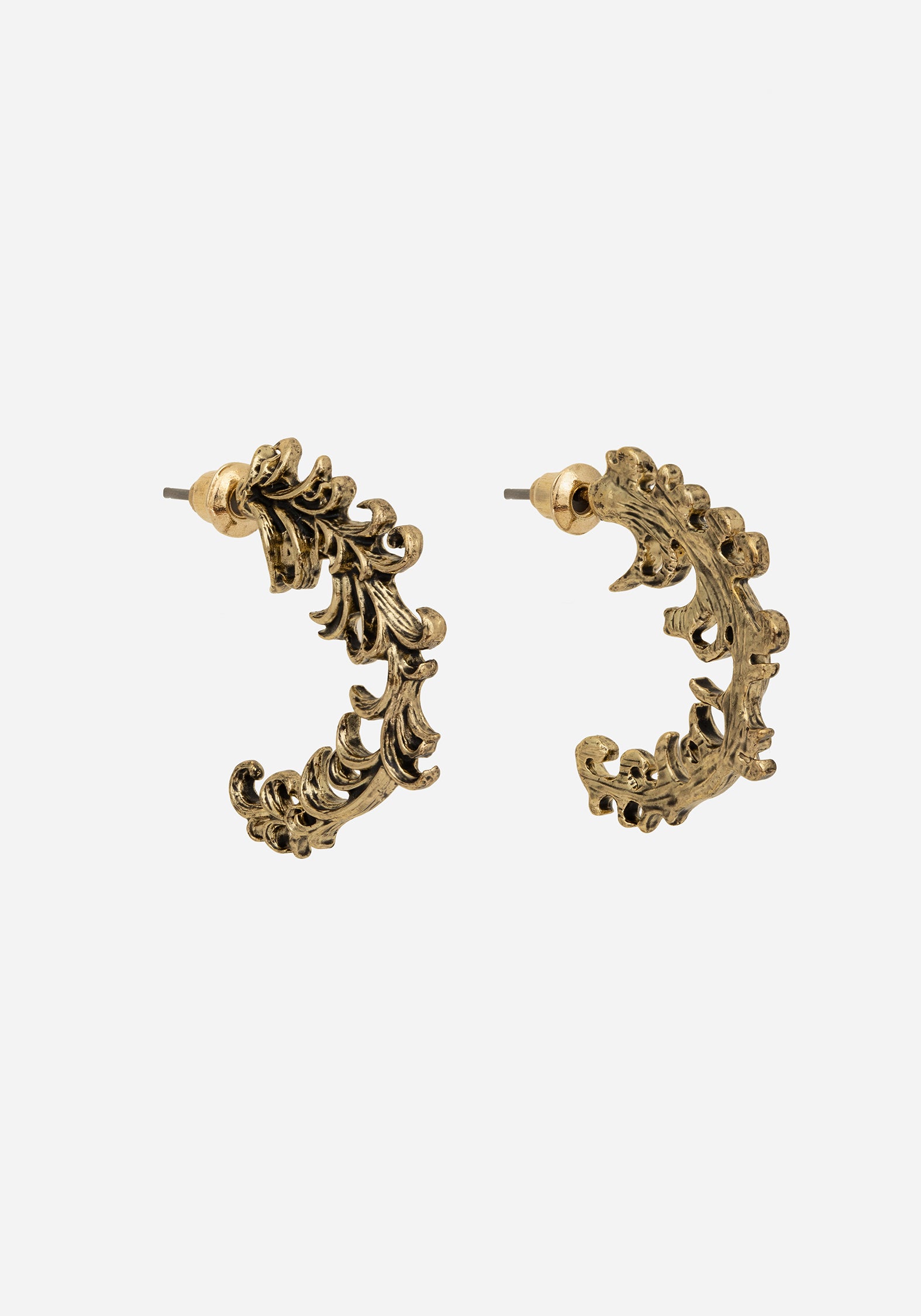 JE2998_INHERITANCEHOOPEARRINGS_002