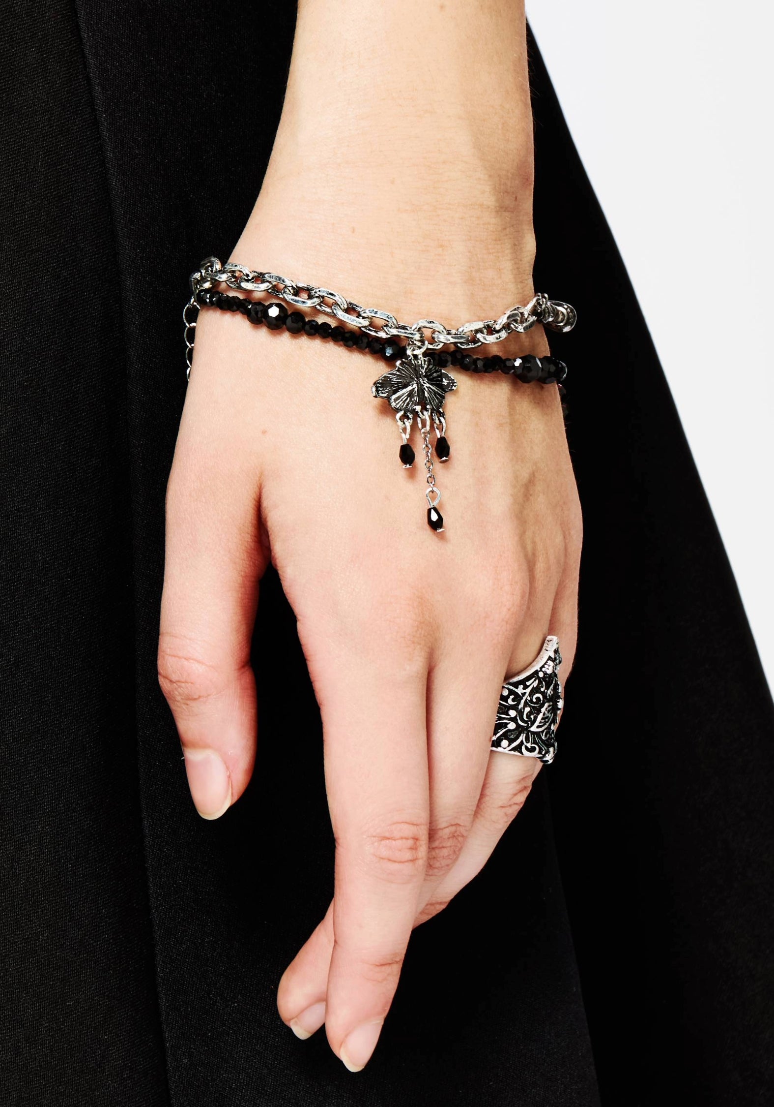 JE3013_ROWANMOTHMIXEDCHAINBRACELET-616_132CROP