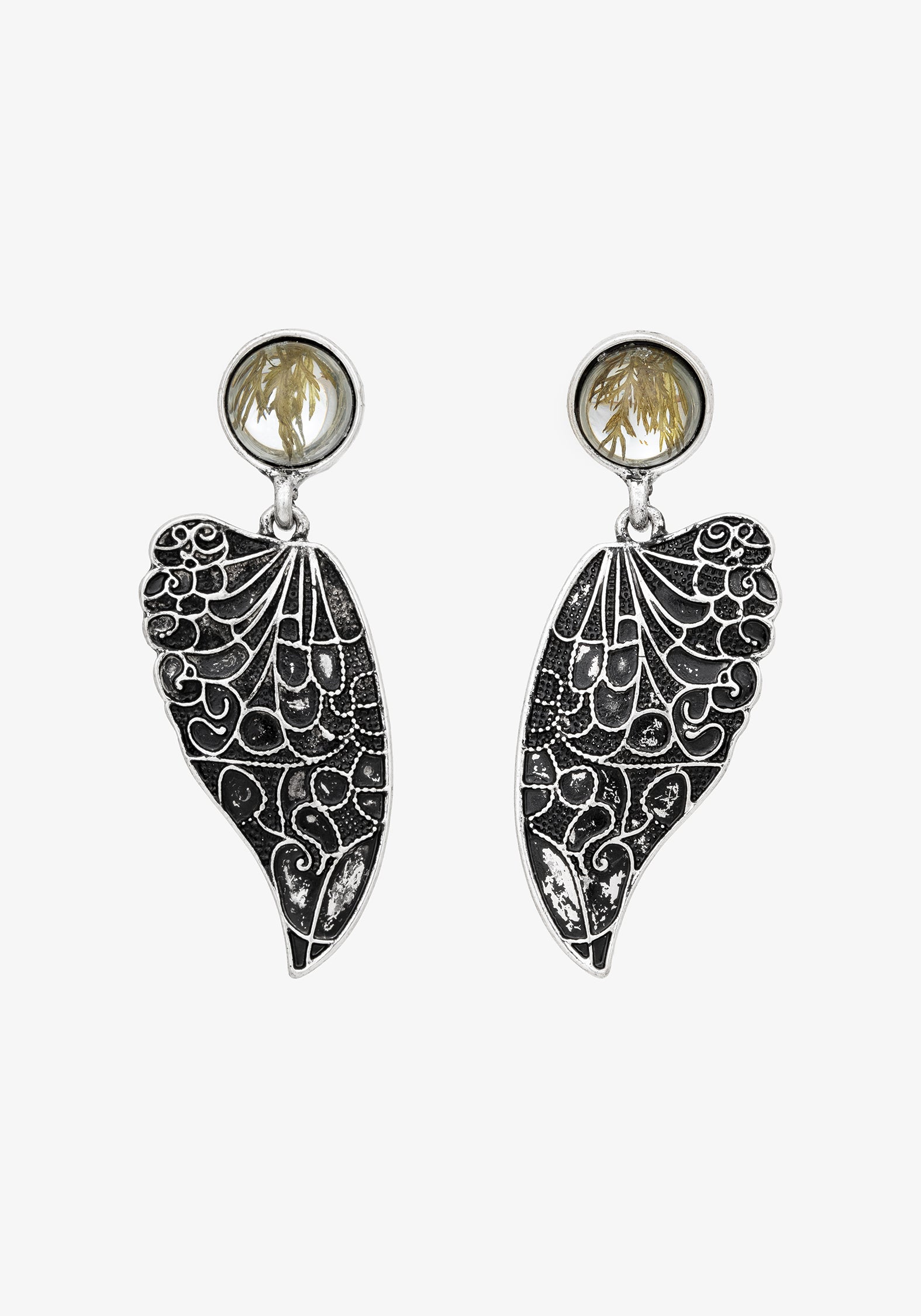 JE4359_SYLVAINEFAIRYWINGTRAPPEDFLOWEREARRINGS_001