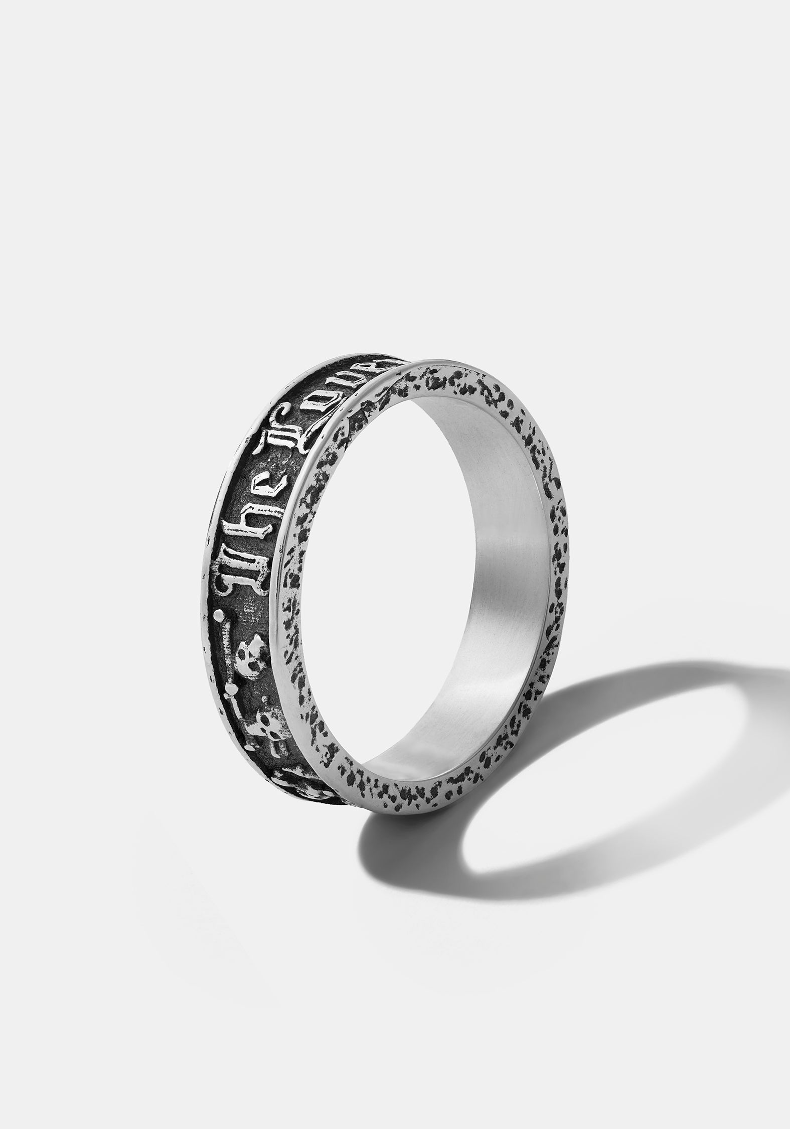 JE4776AmorataLoversSterlingSilverBand_ANGLE2_CLEAN