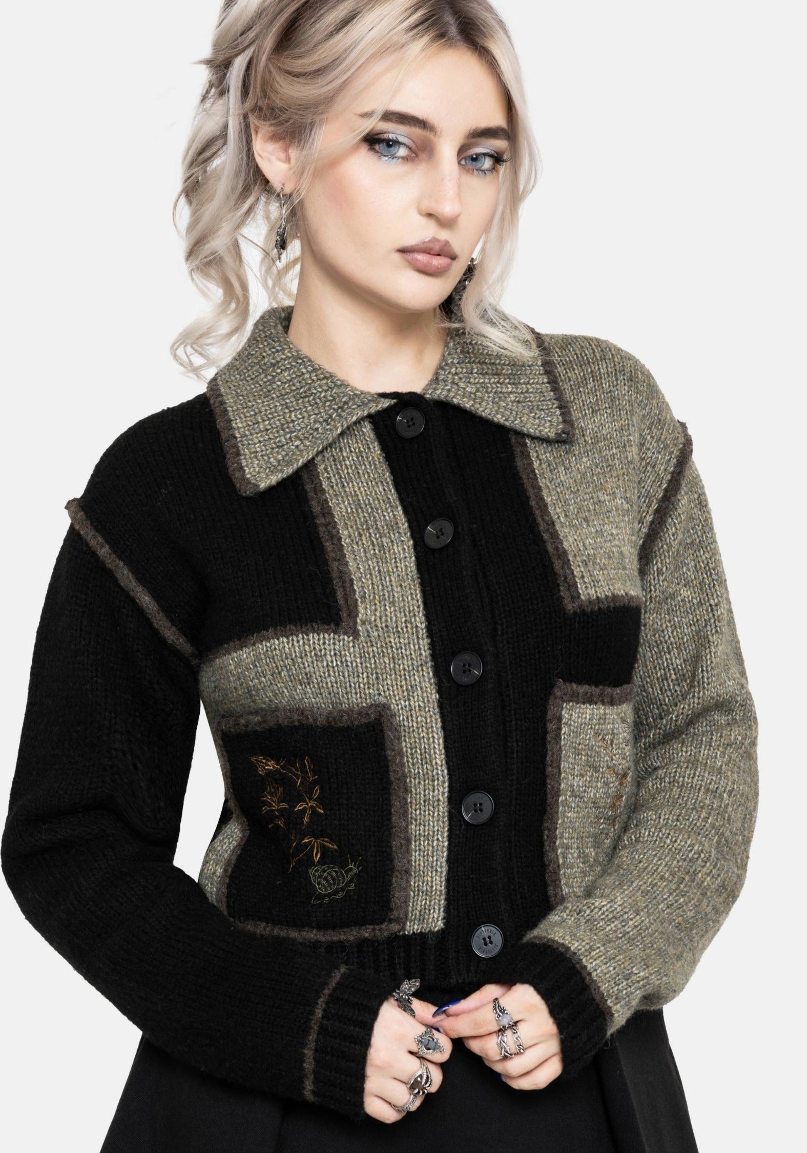KN3067_POLLYCOLLAREDPATCHEMBROIDEREDKNITCARDIGAN_6CROP