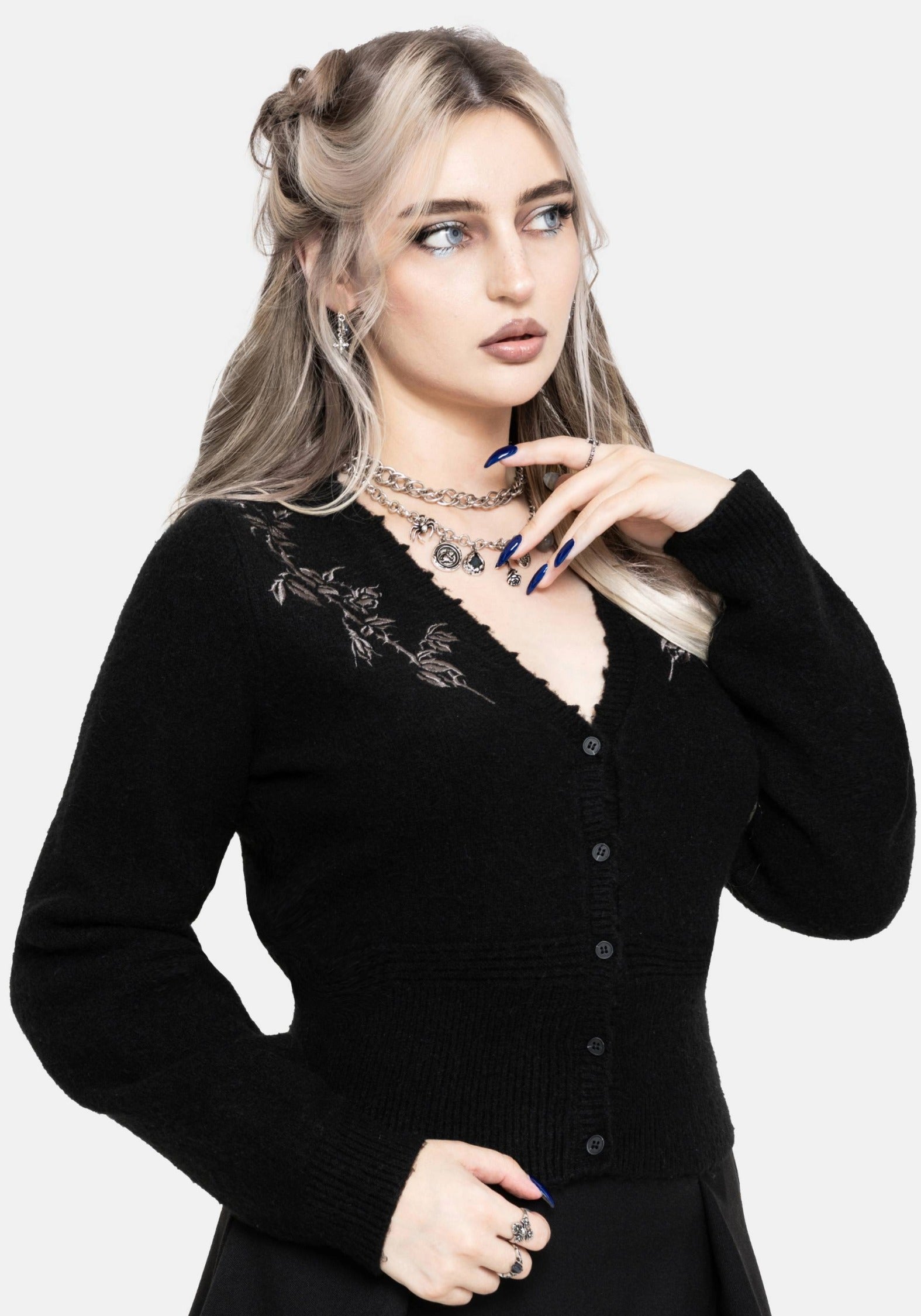 KN3942_NOLABLACKVNECKFLORALEMBROIDEREDFITTEDCARDIGAN_1crop