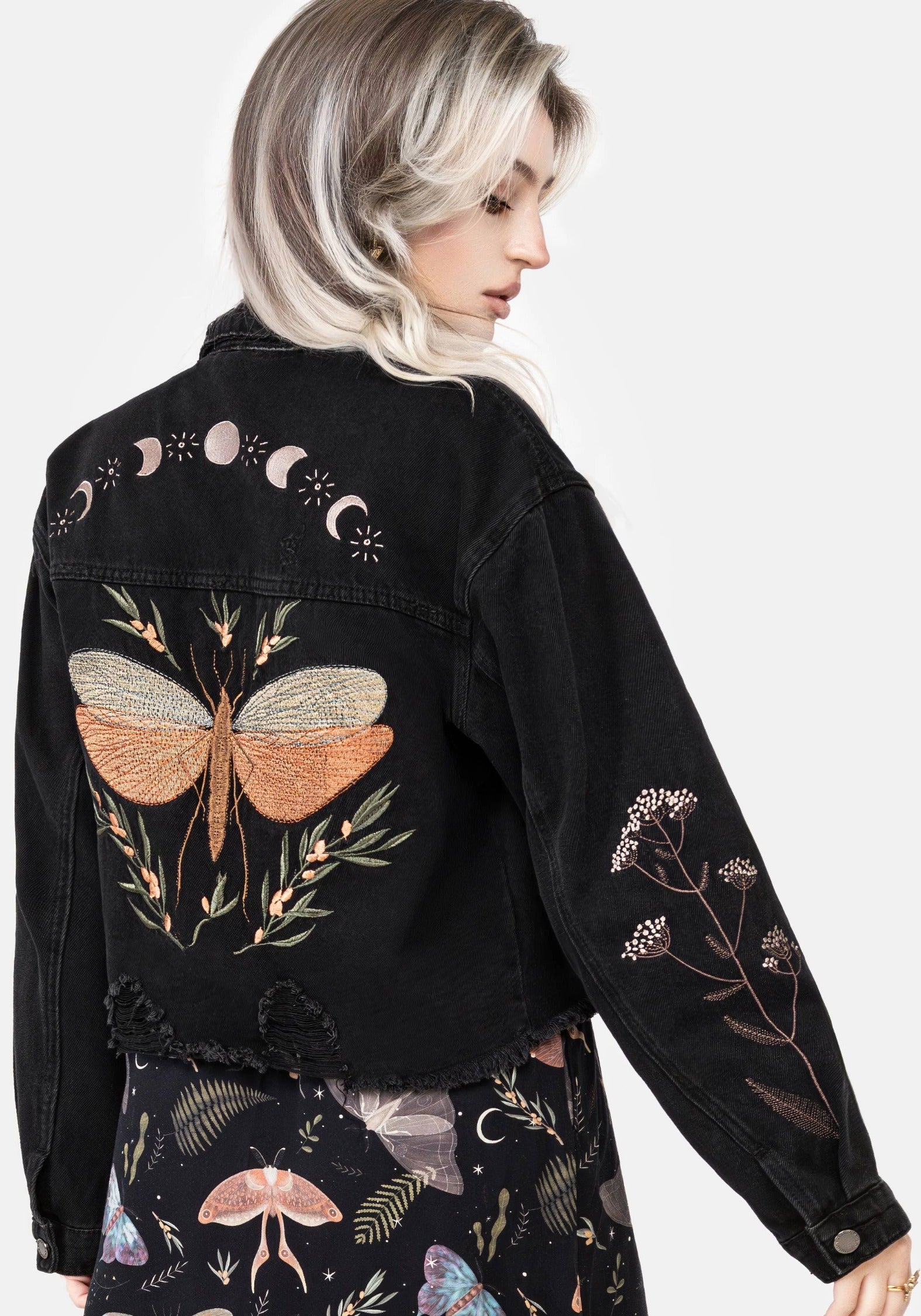 OPT_2_AW24JB297_GRIFFINFLYEMBROIDEREDDISTRESSEDDENIMJACKET_005crop