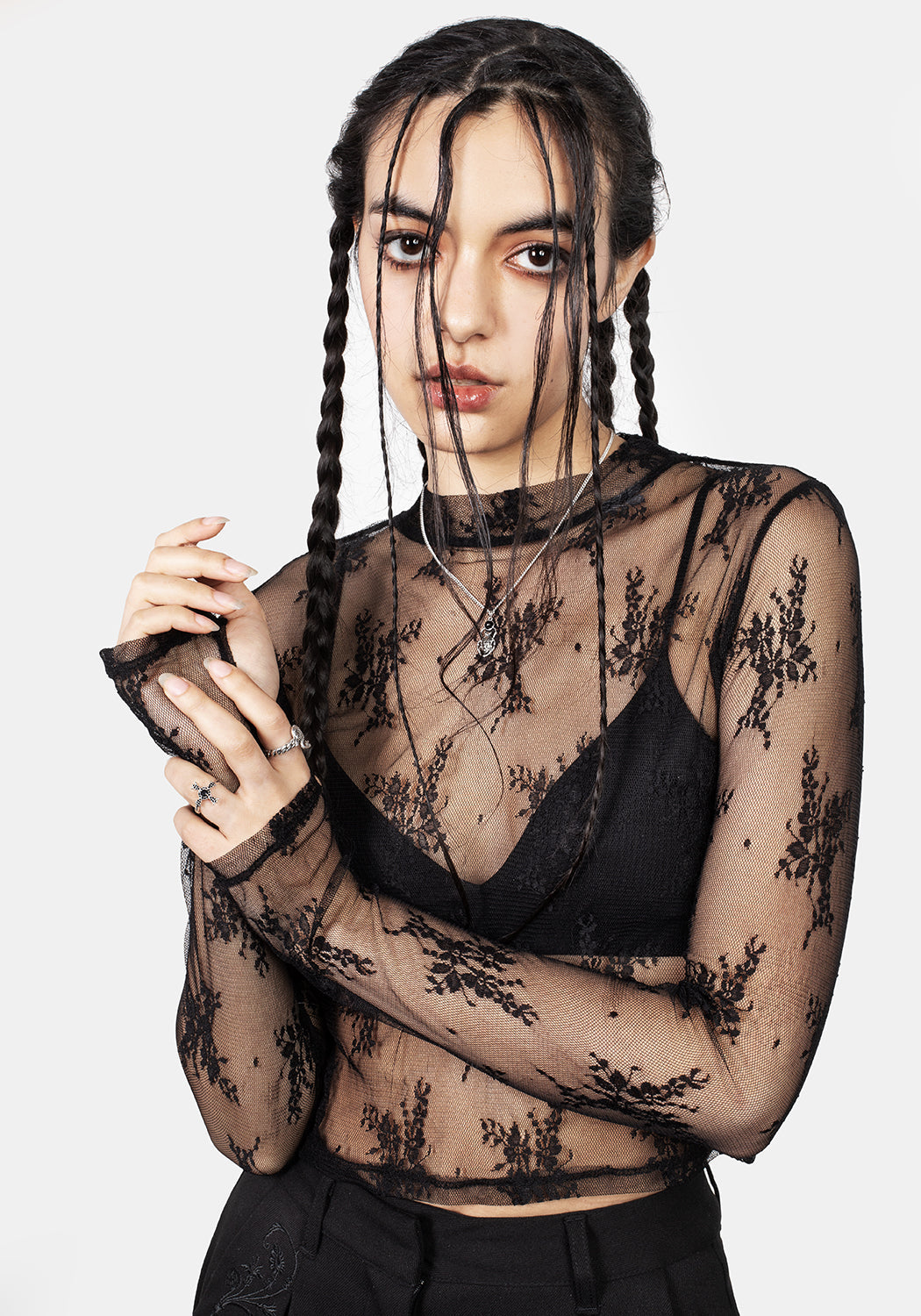 SS23M30_Eternal_lace_Long_Sleeve_Crop_Top_007