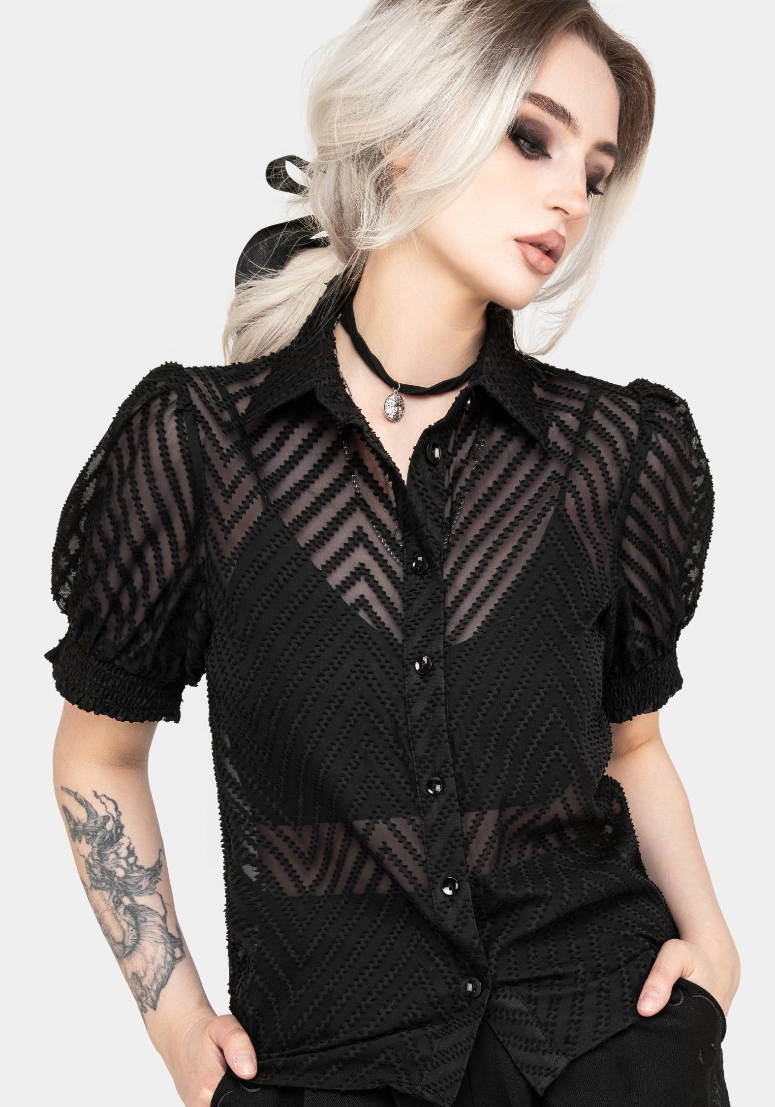 SS24M509_CHEVRONBUTTONUPBLOUSETOP_005crop