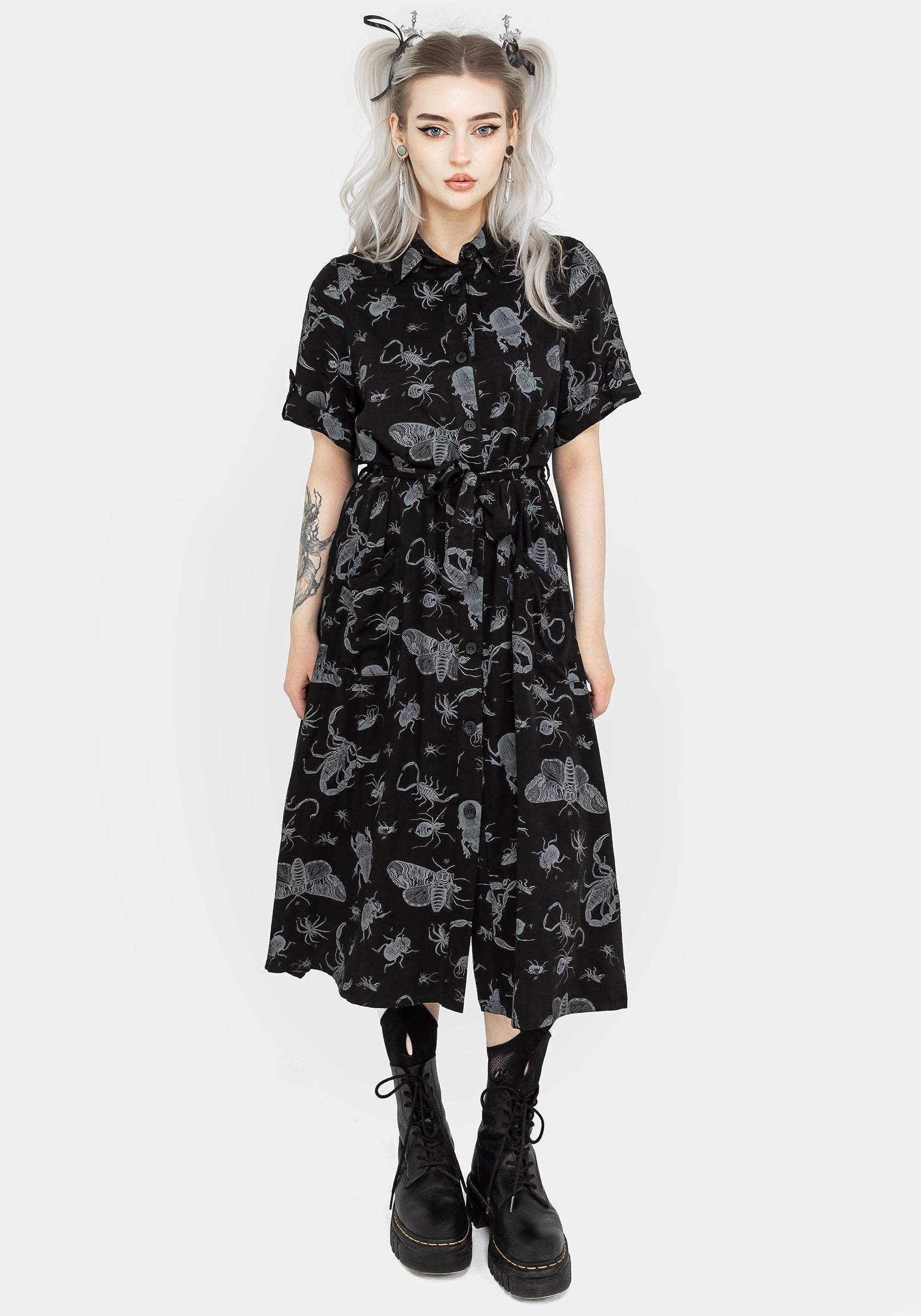 SS24Y270_PARASITEBUGSSHORTSLEEVEMIDISHIRTDRESS-BLACK_003