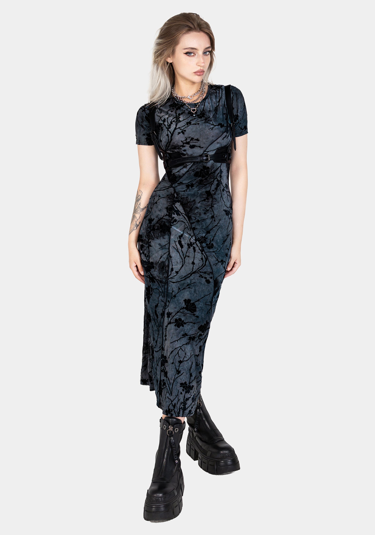 SS24YG790-_WYTCHELM-BODYCON-MIDAXI-DRESS_009_EDIT_12f4feeb-0948-4139-b484-d5c84917f99f