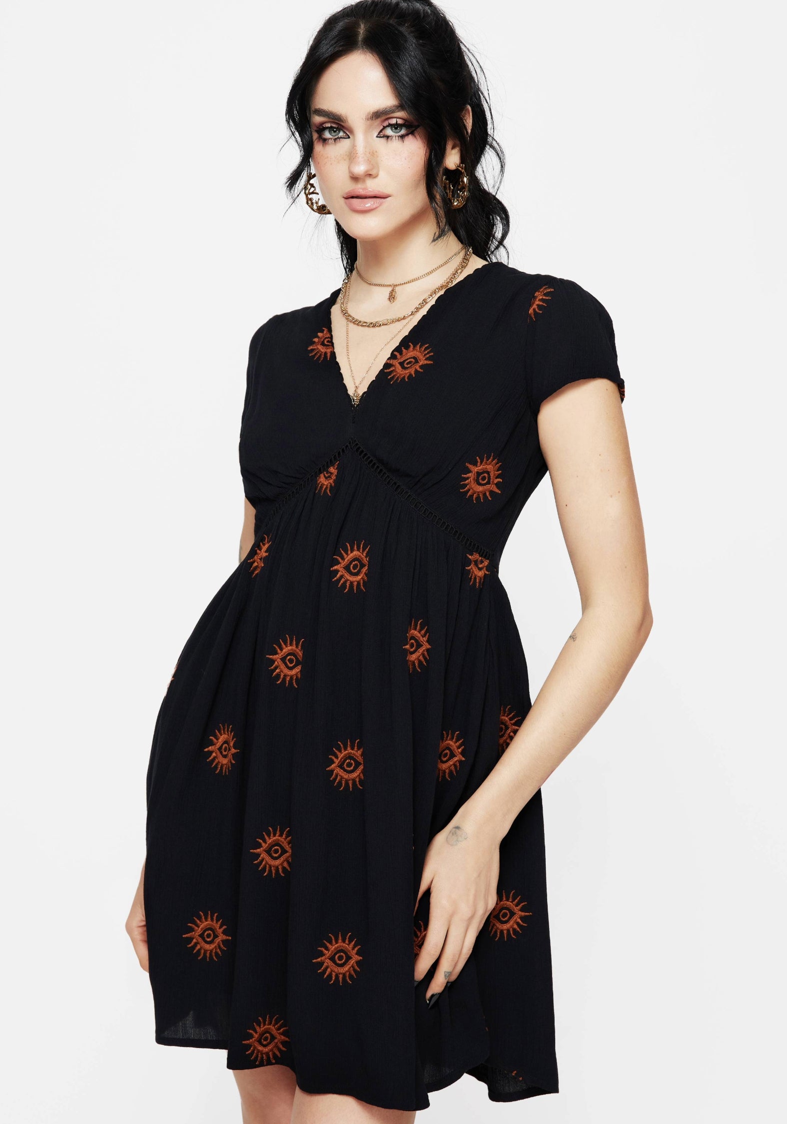 SS25DR1187_SOLSTICEEMBROIDEREDSMOCKMINIDRESS5097CROP_1