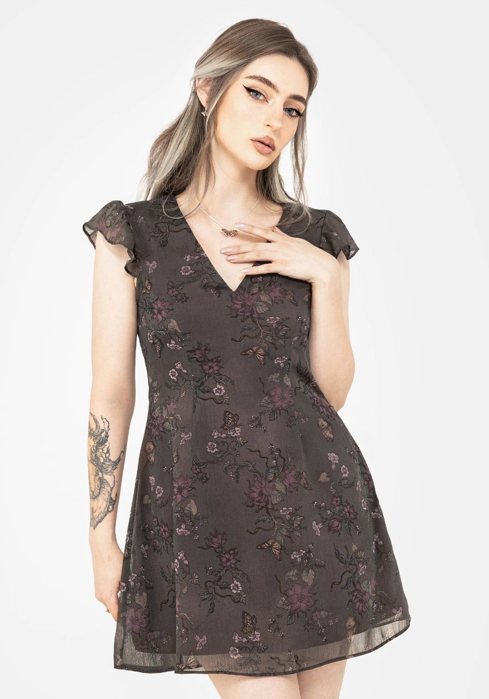 SS25DR1375_ARNORARUFFLEDETAILMINIDRESS_001CROP_b539276a-60cb-40fa-adb4-66ba03c0c80a
