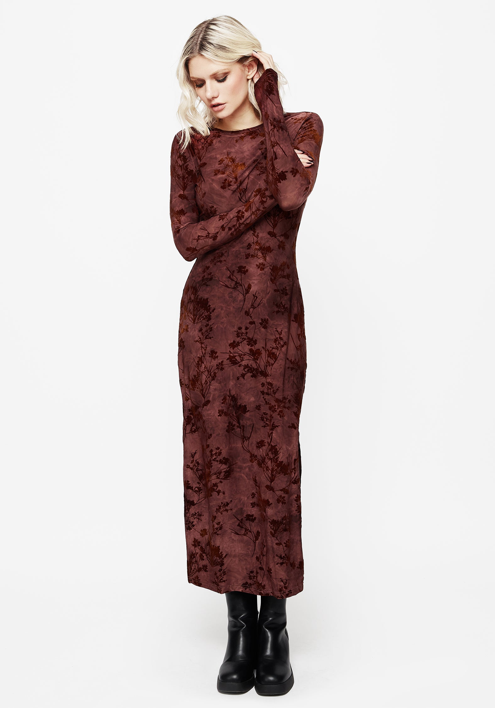 SS25DR960_WYTCHELM-MIDAXI-DRESS-RED-10416-CROP