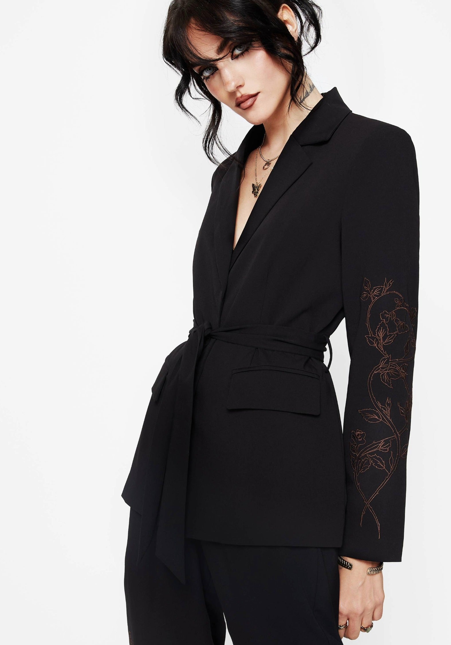 TO1839_RENITAEMBROIDEREDBELTEDBLAZER7285CROP
