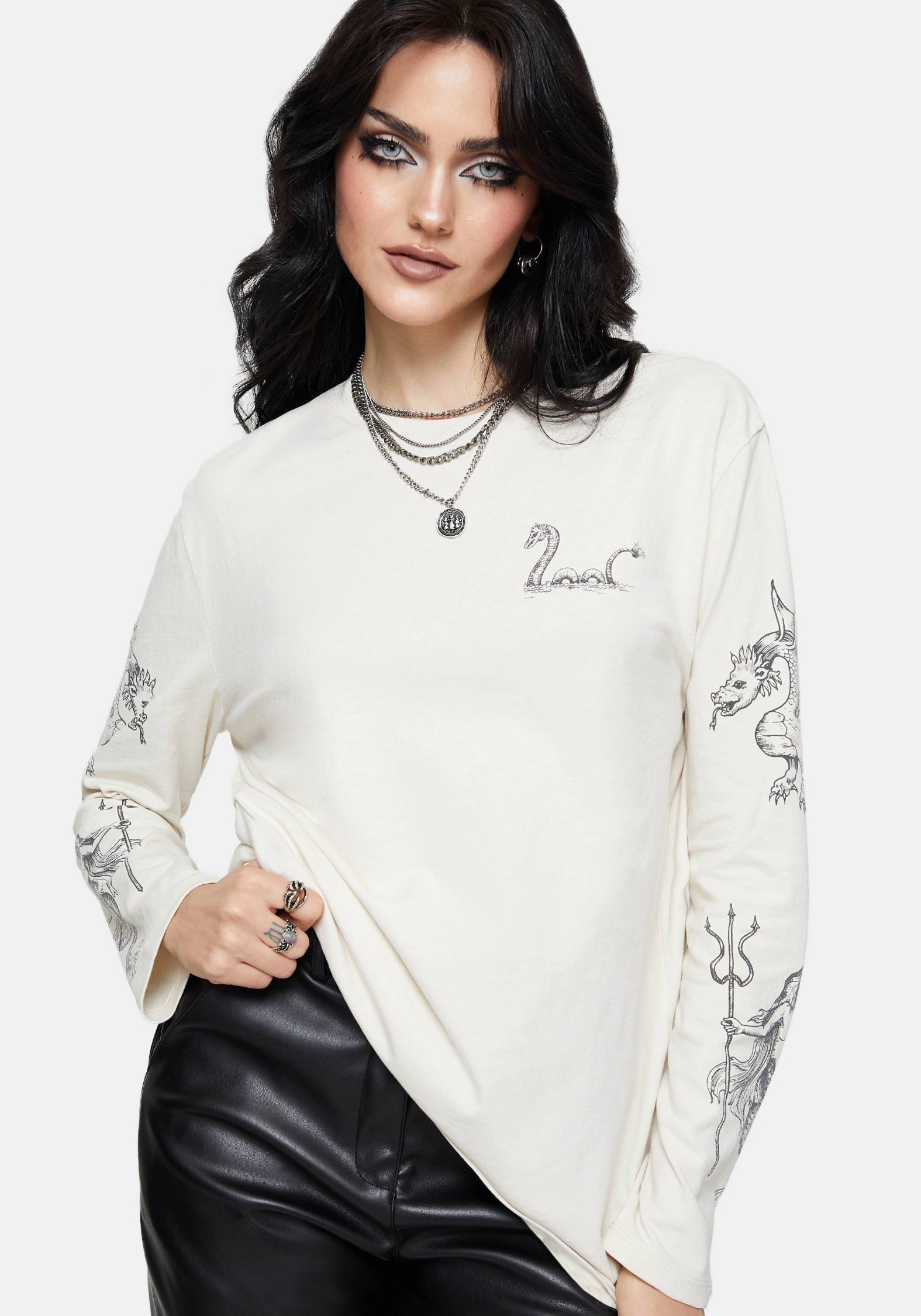 TO3731_FENRYSMEDIEVILMAPLONGSLEEVEDCREAMT-SHIRT_1CROP