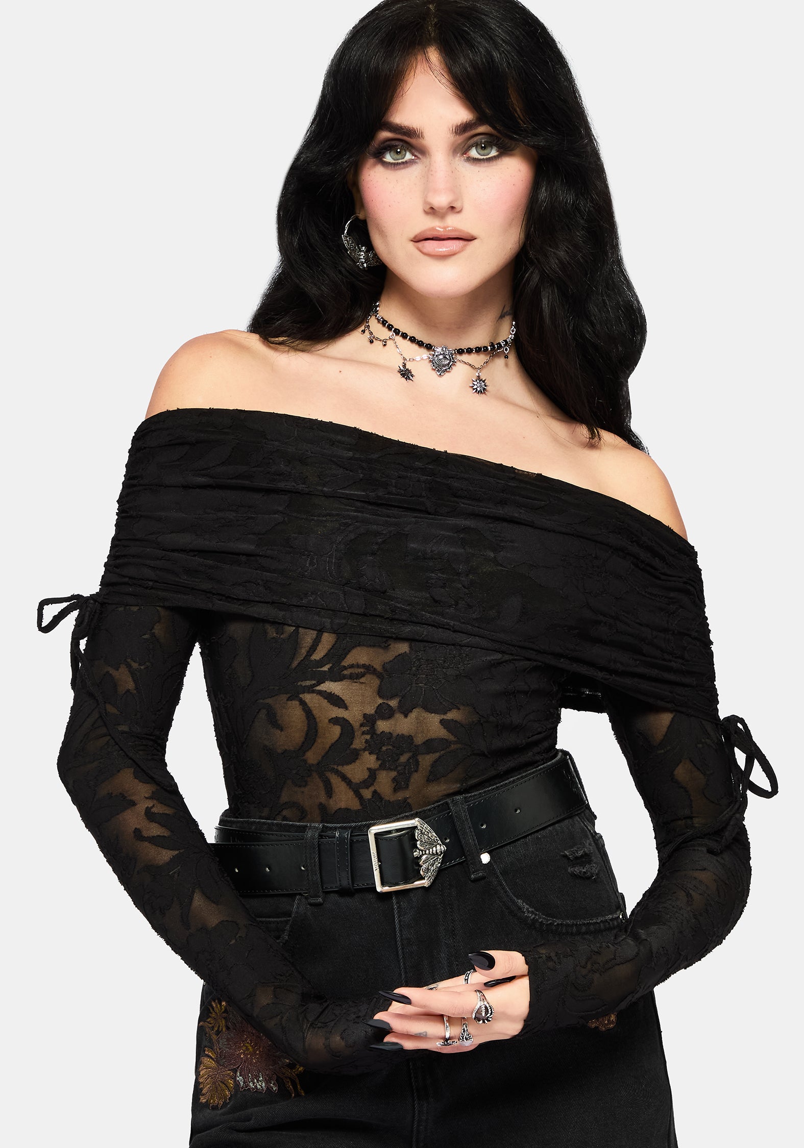 TO5520_DEMIDEVORERUCHEDOFFTHESHOULDERTOP_1