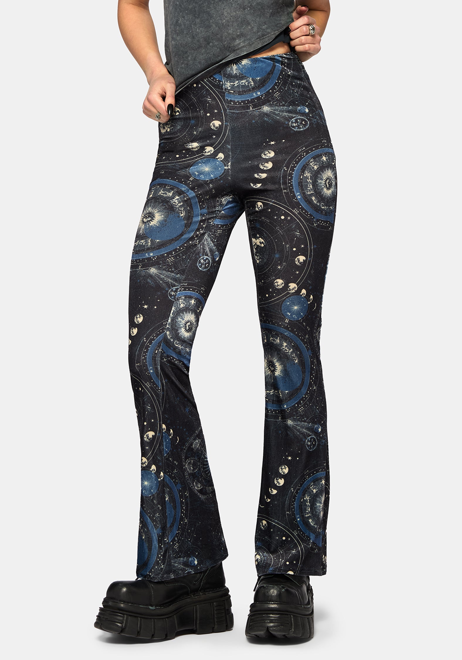 TR4221_ELISECELESTIALVELOURSPLITHEMFLARE_1