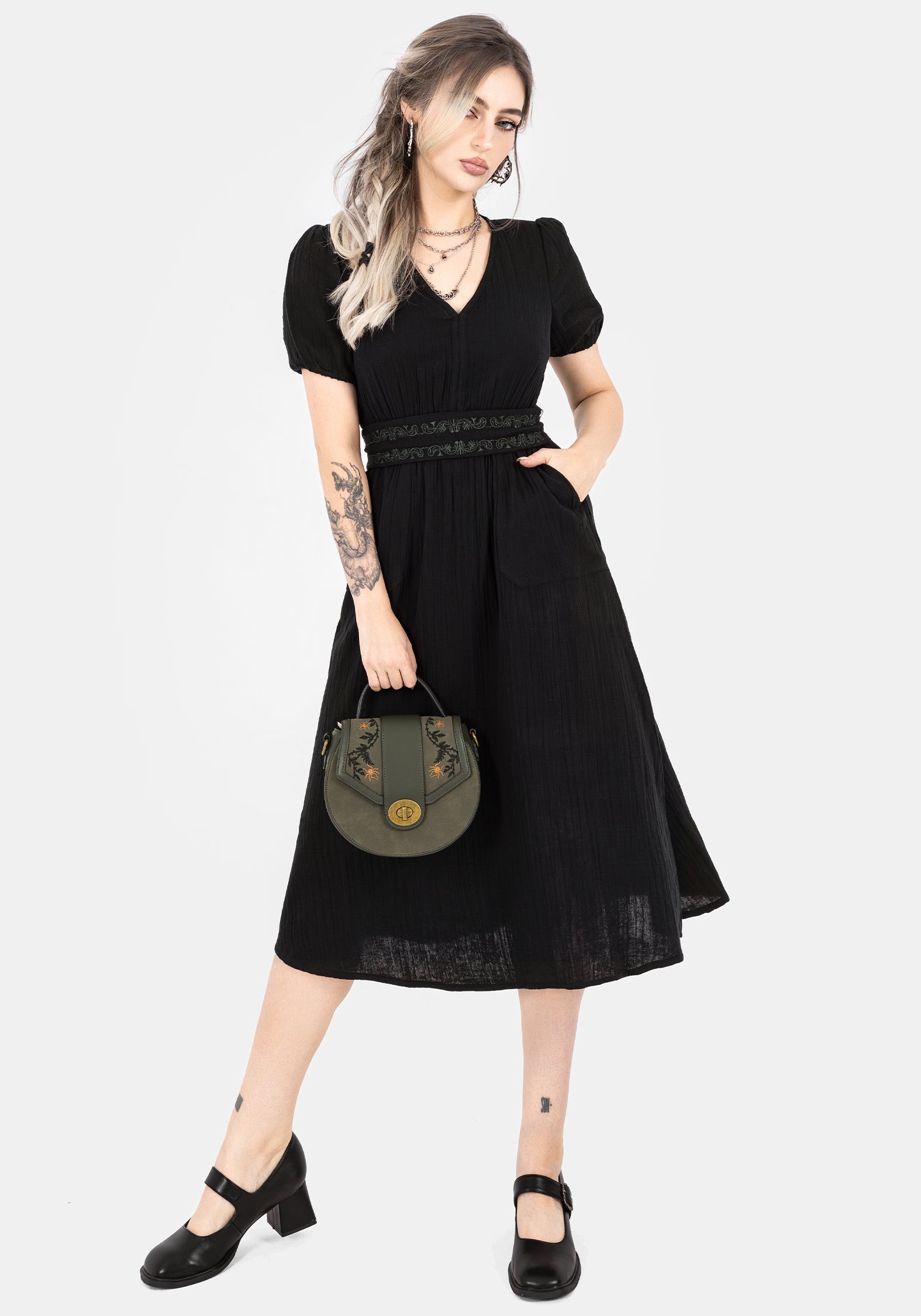 ss25dr1651-poulticeembroideredcottonmididress-black-008-992f5616-2727-4125-9f06-214cdd2e25db